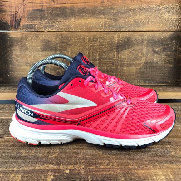 brooks pink shoes